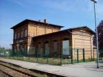 Wusterhausen/Dosse, Bahnhof an der Strecke Neustadt/Dosse-Pritzwalk, Bahnsteigseite (17.04.2009)  ...