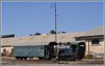 202.002 rangiert in Asmara einen Personenwagen. (31.01.2012)  ...