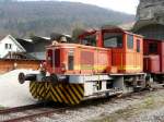 Abgestellte Deutz Rangierlok in ...  Hp. Teutschmann 04.05.2010