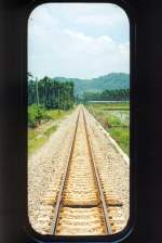 sonstige Streckenansicht der JiJi-Line, etwa 4 Km nach Er Shui am 22.Mai 2005, aufgenommen vom Fahrgastraum neben dem F�hrerstand des DRC 1032.