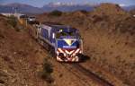 Sonstigea Januar 2002: Autozug aus Bahia Blanca kurz vor dem Reiseziel San Carlos de Bariloche. Kurz nach der Fotostelle beschreibt die Strecke ein 300 Grad Kurve