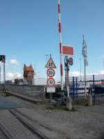 Sonstiges Deutschland`s wohl letzte genutzte Deckungssignal vor einer kleinen Klappbr�cke im Stralsunder Nordhafen.