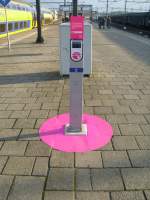 Hier ein NFC (Near Field Communication) S�ule f�r Handytickets. Die ...