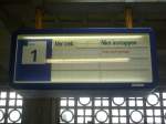 Hier ein Zugzielanzeiger im Bahnhof von Enschede. Was er uns ...