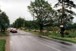 Bahn�bergang mit Holzschranken in Tschechien. (1995)  ...