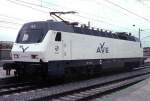 RENFE S252 mit ursprnglicher AVE-Beschriftung in Crdoba Central. Scan ab Dia, Juni 1993