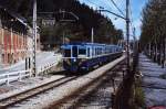 Im April 1986 ist Triebwagen 3513 der ET/Eusko Trenbidiak auf dem Weg von San Sebastian nach Hendaye