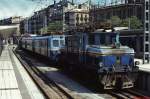 E-Lok 4001 und Triebwagen 3.154 der ET/Eusko Trenbideak im Bahnhof San Sebastian (April 1986)