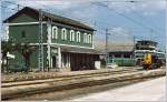 Der Bahnhof Martorell besass zwar schon ein modernes Stellwerk, aber Gleisanlagen und Fahrzeuge waren noch in einem eher lottrigen Zustand. Trotzdem wurde auf der Vorortsbahn von Barcelona nach Manresa ein beachtlicher Verkehr abgewickelt. Wie Gnther Glauz gestern gezeigt hat, ist die Bahn hetzutage in einem modernen Topzustand. (Archiv 07/1984)