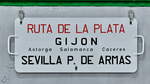 Ein Zuglaufschild am Dieseltriebwagen 9522 (595-022-5), so gesehen in der Ausstellung des Eisenbahnmuseums in Madrid. (November 2022)