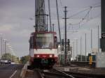 stadtbahn-dusseldorf-duisburg-hochflurstadtbahn Die HVZ Schnellinie U70(D�sseldorf-KR-Die�em) f�hrt �ber die Oberkassler Br�cke kommend vom D�sseldorfer Hauptbahnhof in Richtung Krefeld Die�em gebildet wird die Traktion aus 4209 und 4010. 
