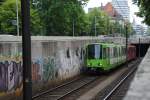 Stadtbahn Hannover TW 6000 Verband f�hrt die verl�sst den auf der Tunnelrampe, in Nienburger Stra�e/Hannover, am 04. Juli 10. 