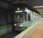 Stadtbahn Hannover TW 2041 auf der Linie 11 in der Sation Aegidientorplatz, am 04.07.10.