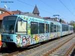 stadtbahn-karlsruhe-hier-nur-die-s-bahnen 17.04.2010: TW 880 Rizzibahn angekuppelt an TW 823 als S31 nach Karlsruhe Hbf. Aufgenommen in Odenheim.