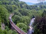 stadtbahn-karlsruhe-hier-nur-die-s-bahnen 01.06.2010: Die Tennetschluchtbr�cke der Murgtalbahn. Diese Aufnahme zeigt einen Blick Richtung Forbach. Die Terasse rechts im Bild ist das Freibad von Forbach im Ortsteil Gausbach. Auf der Br�cke 2 TWs als S31 nach Menzingen / Odenheim. Aufgenommen von der Stra�enbr�cke.