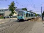 stadtbahn-karlsruhe-hier-nur-die-s-bahnen 30.06.2010: TW 880 als S5 nach Knielingen Rheinbergstra�e. Hier erreicht er die Haltestelle Tullastra�e.