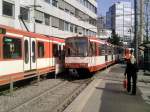 stadtbahn-koln-hochflurstadtbahnen-b-wagen-und-k5000 Zwei unterschiedliche Bauarten des B-Wagens treffen sich als Linie 18 am Barbarossaplatz.