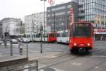 Der Bonner ET 8376 (451 176) bef�hrt gerade die enge ...