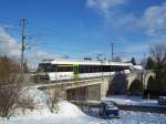 Stammlinie Wil - Konstanz R 9848 Weinfelden - Konstanz hat gerade Kreuzlingen-Bernrain durchfahren und befindet sich auf dem Sauloch Viadukt, 30.01.2010.