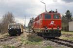 X 626.112 und NLB 2143 070-7 am 05.April 2015 im Bf.