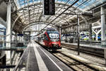 4024 053-3 fährt als S2 5066 (Linz Hbf - Freilassing), in Salzburg Hbf ein.