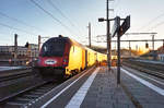 Der  ÖFB-railjet  fährt als railjet 566 (Flughafen Wien (VIE - Bregenz) aus dem Salzburger Hbf aus.