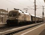 Am 4. Juli 2009 brachte die 1116 007  SOS-Kinderdorf  den Sonderzug  MAJESTIC IMPERATOR  nach Wien West. Ich fotografierte sie beim Aufenthalt in St.Plten Hbf.