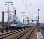 380 005 der CD mit EC 101 aus Katowice in Wien-Haidestraße am 7.1.2018.