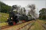 Dampflok 77.28 mit dem Fotozug 91159 von Attnang-Puchheim nach Hausruck. 
Holzleithen 21.10.2009