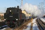 NLB 93.1420 am 02.Dezember 2017 mit dem SLP 17939 (Mistelbach - Praterstern) bei der Haltestelle Siemensstrasse.