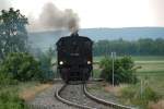 93.1420 brachte am 06.06.2009 den Nostalgiesonderzug von Ernstbrunn nach Korneuburg. Die Aufnahme entstand kurz vor Stetten, Sekunden danach begann es zu schtten.