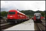 Im Bahnhof Sankt Paul hielten am 14.5.2017 Hercules 2016 045 und der Desiro Triebwagen 5022 022 Sonntagsruhe.