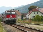 2043 048 fhrt am 24.8.2007 mit dem EZ Strudengau in Weissenkirchen an der Donau ein