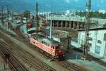 Innsbruck Bw (1983), vorn Lok der ÖBB-Baureihe 2043 