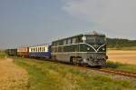 Am 4.08.2013 war die grne 2050.05 der GEG mit ihrem bunten Nostalgiezug zurck nach Wien Praterstern unterwegs, als die Augnahme kurz nach Mollmannsdorf entstanden ist.