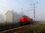 2070 084-5 verrichtet in dichtem Nebel Verschubarbeiten bei Bruck/Leitha; 121114