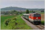 2143.038 als REX 7396 von Korneuburg nach Ernstbrunn am 2.5.2010 in Karnabrunn aufgenommen.