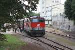 2143 073-1 hat mit dem SREX 16012  Reblaus-Express  den Endbahnhof Drosendorf erreicht.