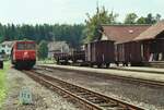 Waldviertelbahn zu ÖBB-Zeiten, Lok 2095.14 vor dem Bahnhof Alt-Nagelberg, 20.08.1984