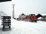 D10 der Zillertalbahn mit Zug 8826 (Mayrhofen - Jenbach) bei der Ankunft in Jenbach am 04.01.1987, 11.45u.