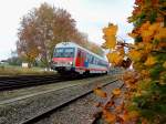 5047 079-8 erreicht als R5968 den herbstlich geschmckten Bhf.