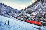 1016 009-3 fährt mit dem D 408 (Nice Ville - Moskva Belorusskaja) kurz vor Schwarzach-St.