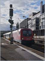 Der in Stuttgart Hbf eingetroffene IC 4 / IC 2801 von Zürich wird gleich nach der Ankunft von der ÖBB 1016 003 übernommen, obwohl der Zug erst in einer knappen Stunde zurück fahren