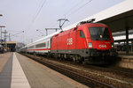 1016 029 mit einem Fernverkehrszug im Mannheimer Hauptbahnhof, aufgenommen am 17.