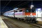 Nachtaufnahme der 1042 036 im Bahnhof Leoben.
6.11.2008