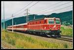 1044 095 fährt am 3.09.2006 mit R4481 nahe St.Michael durchs Liesingtal.