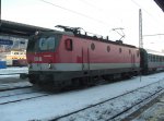 1044 028 kurz vor der Ausfahrt aus dem Salzburger Hauptbahnhof am  19.