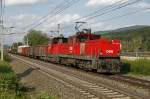 Am 11.07.2013 ziehen 1063 020 und 2068 022 gemeinsam den Verschubgterzug 74655 bei Allerheiligen-Mrzhofen durchs Mrztal.