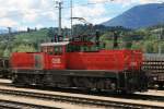 1063 041-6 auf Wrgl Hauptbahnhof am 31-7-2013.