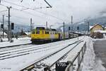 Nach dem stürzen im Bahnhof Selzthal verlässt die 1110.524 der Regiobahn mit dem SD14299 nach Schladming am 24.1.2023 wieder den Bahnhof Selzthal in Richtung ihres Zieles.